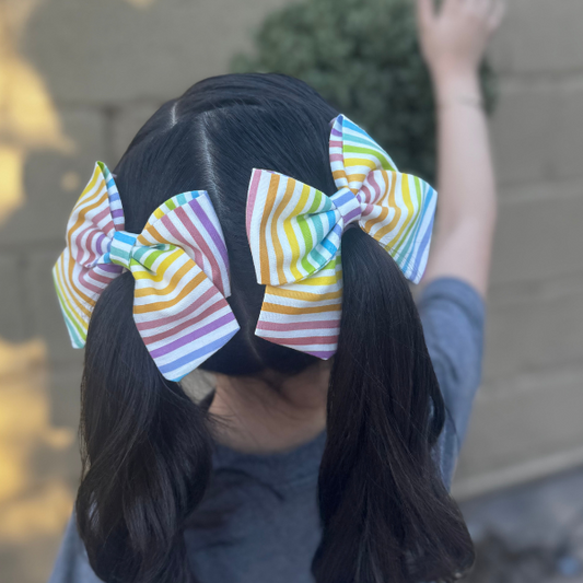 Bow María Mediano - Rainbow Stripes